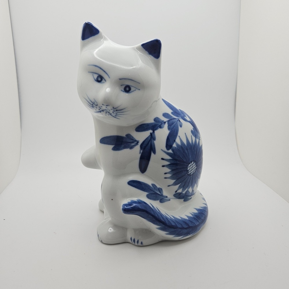 VTG Blue & White Floral Cat Figurine Hollow Porcelain Hand Painted 6.5" Ceremic‎